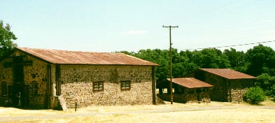farmbuildings.jpg (17756 bytes)